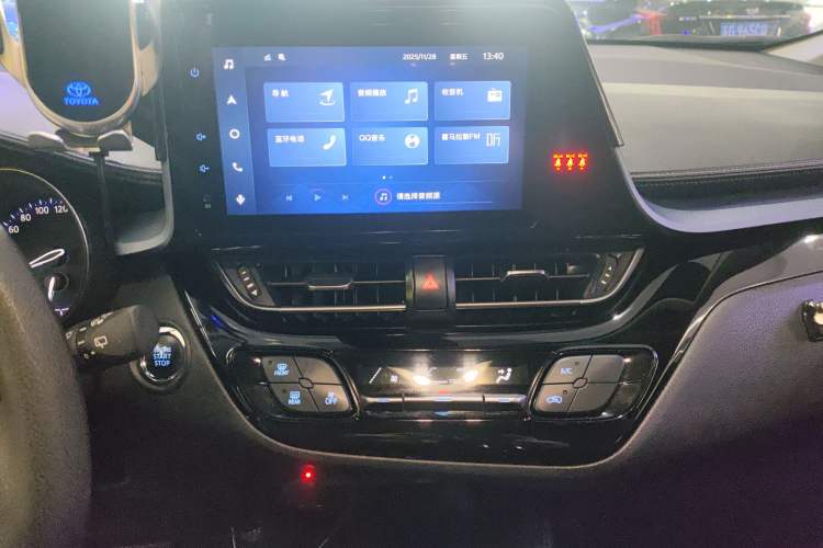 Used Toyota IZOA 2022 2.0L Yixing Version Audio And AC Panel