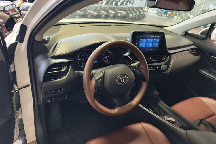 Used Toyota IZOA 2022 2.0L Yixing Version Center Console