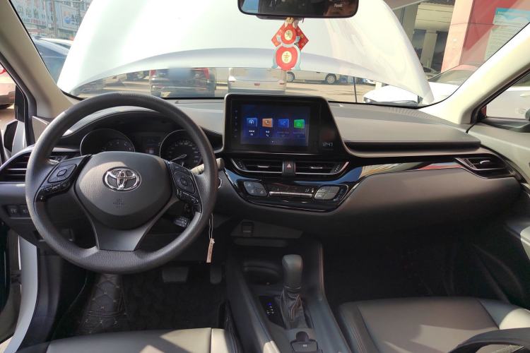 Used Toyota IZOA 2022 2.0L Yixing Version Center Console