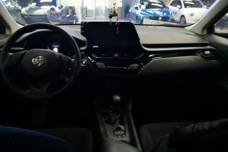 Used Toyota IZOA 2022 2.0L Yixing Version Center Console