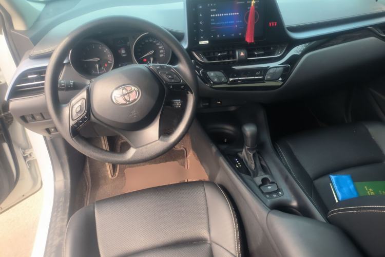 Used Toyota IZOA 2022 2.0L Yixing Version Center Console