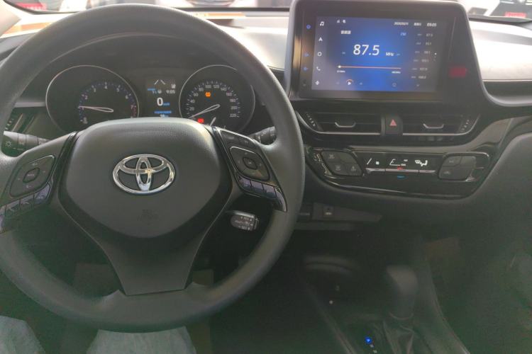Used Toyota IZOA 2022 2.0L Yixing Version Center Console