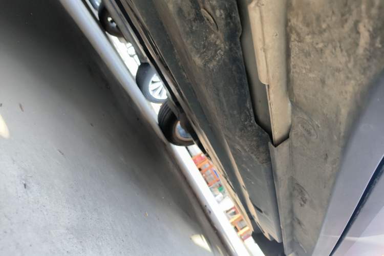 Used Toyota IZOA 2022 2.0L Yixing Version Chassis Front Left