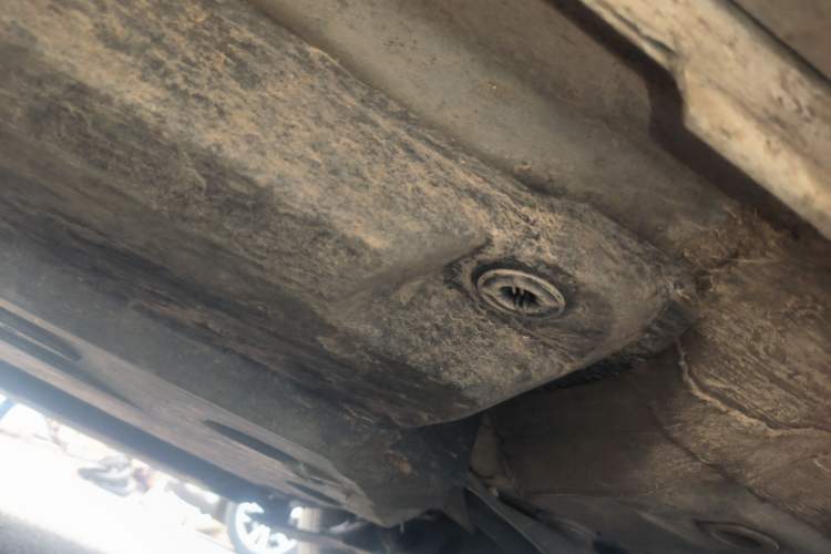 Used Toyota IZOA 2022 2.0L Yixing Version Chassis Front Right