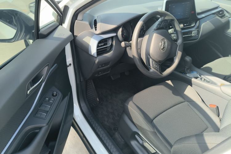 Used Toyota IZOA 2022 2.0L Yixing Version Driver Seat