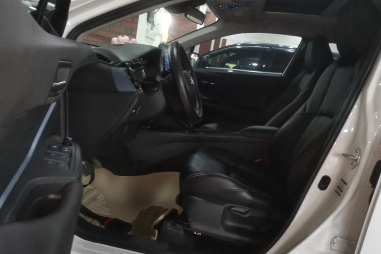 Used Toyota IZOA 2022 2.0L Yixing Version Driver Seat