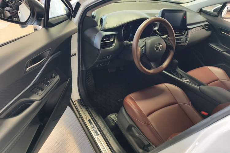 Used Toyota IZOA 2022 2.0L Yixing Version Driver Seat