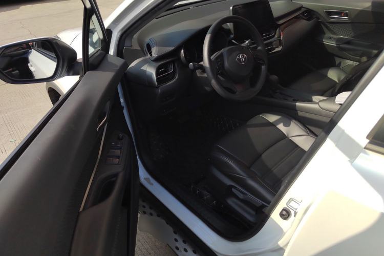 Used Toyota IZOA 2022 2.0L Yixing Version Driver Seat