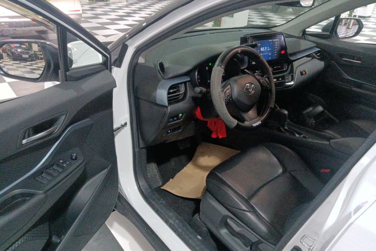 Used Toyota IZOA 2022 2.0L Yixing Version Driver Seat