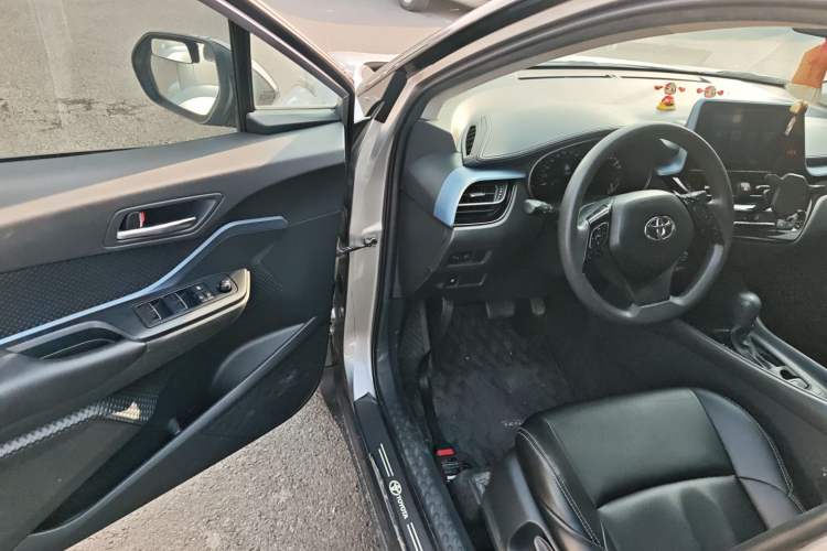 Used Toyota IZOA 2022 Dual-Motor 2.0L Yi Xing Edition Driver Seat