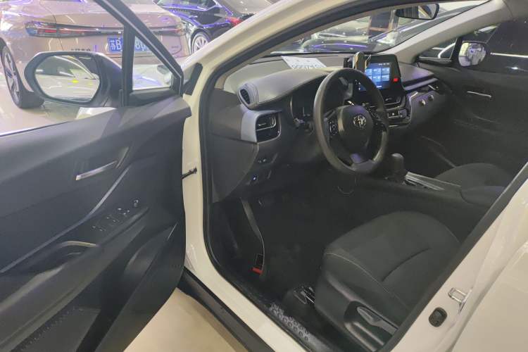 Used Toyota IZOA 2022 2.0L Yixing Version Driver Seat