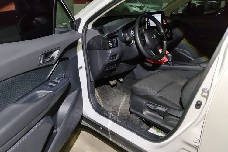 Used Toyota IZOA 2022 2.0L Yixing Version Driver Seat
