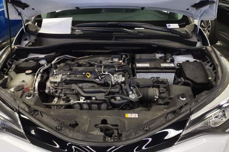 Used Toyota IZOA 2022 2.0L Yixing Version Engine Bay