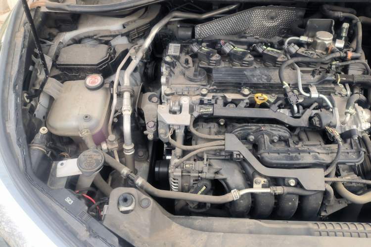 Used Toyota IZOA 2022 2.0L Yixing Version Engine Bay Right