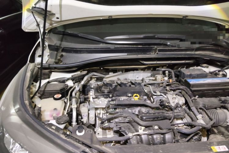 Used Toyota IZOA 2022 2.0L Yixing Version Engine Bay Right