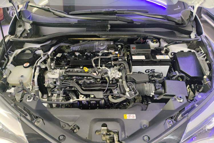 Used Toyota IZOA 2022 2.0L Yixing Version Engine Bay