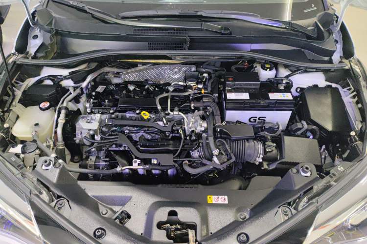 Used Toyota IZOA 2022 2.0L Yixing Version Engine Bay