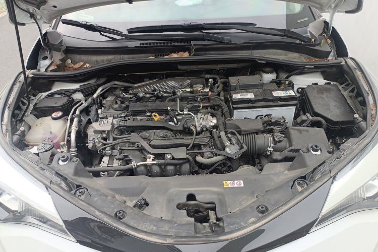 Used Toyota IZOA 2022 2.0L SPORT Edition Engine Bay