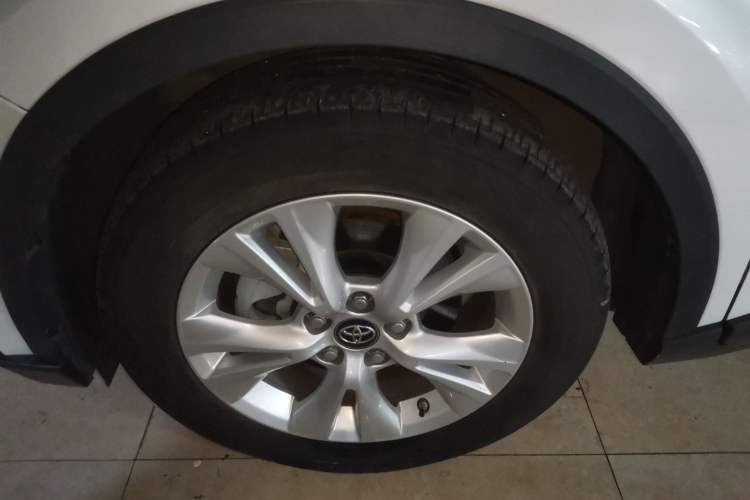 Used Toyota IZOA 2022 2.0L Yixing Version Exterior 2