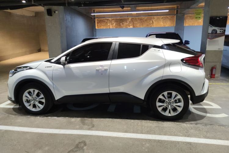 Used Toyota IZOA 2022 Dual-Motor 2.0L Yi Xing Edition Exterior 3