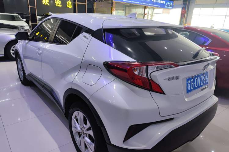 Used Toyota IZOA 2022 2.0L Yixing Version Exterior 3