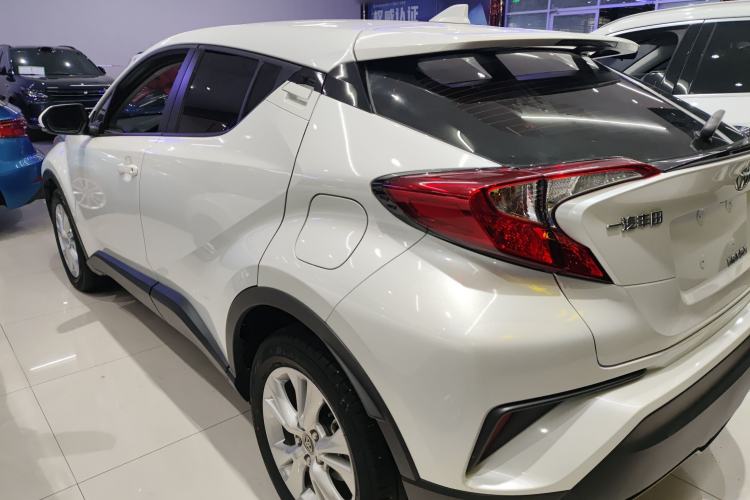 Used Toyota IZOA 2022 2.0L Yixing Version Exterior 3