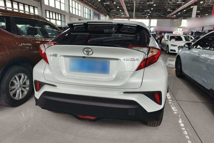 Used Toyota IZOA 2022 2.0L Yixing Version Exterior 4