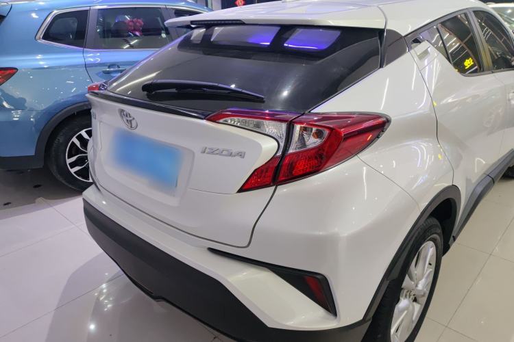 Used Toyota IZOA 2022 2.0L Yixing Version Exterior 4