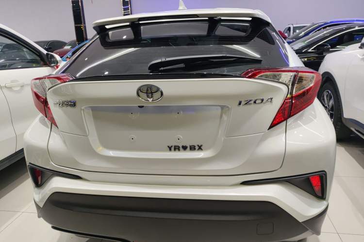 Used Toyota IZOA 2022 2.0L Yixing Version Exterior 4
