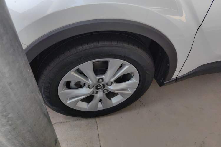 Used Toyota IZOA 2022 2.0L Yixing Version Exterior 4