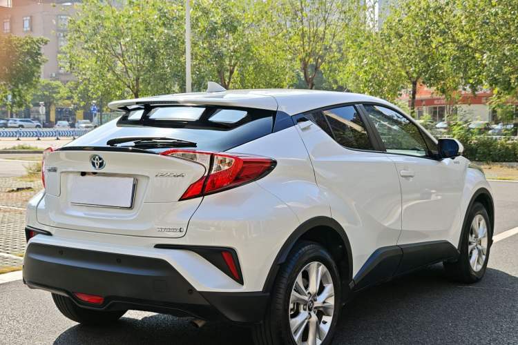 Used Toyota IZOA 2022 Dual-Motor 2.0L Yi Xing Edition Exterior 5