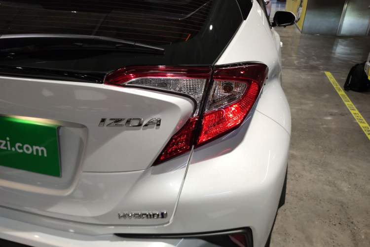 Used Toyota IZOA 2022 Dual-Motor 2.0L Yi Xing Edition Exterior 6