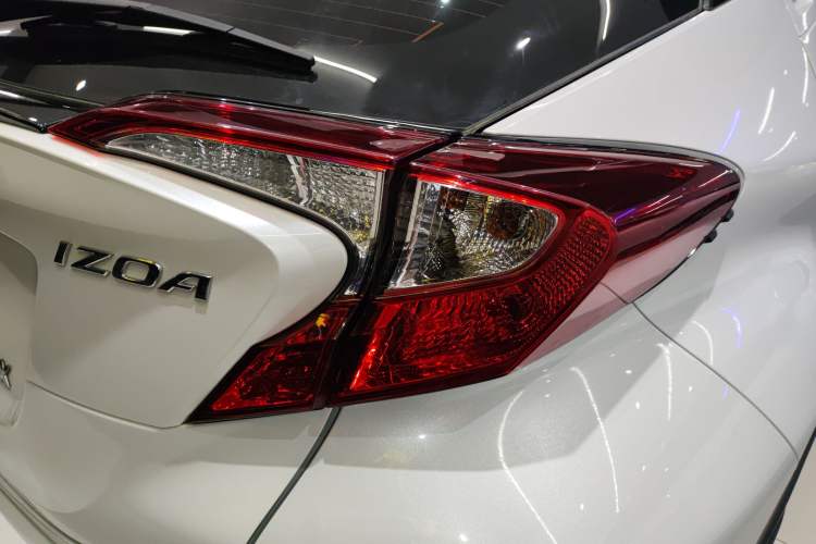 Used Toyota IZOA 2022 2.0L Yixing Version Exterior 6