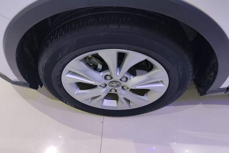 Used Toyota IZOA 2022 2.0L Yixing Version Exterior 7