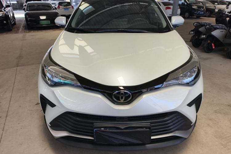 Used Toyota IZOA 2022 2.0L Yixing Version Front