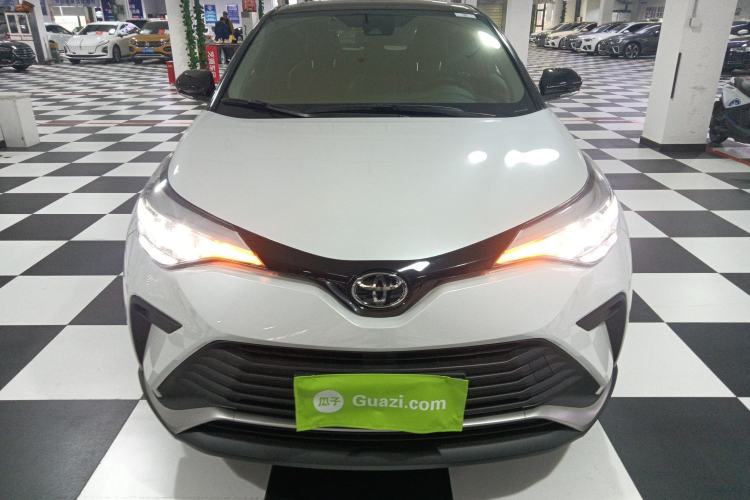 Used Toyota IZOA 2022 2.0L Yixing Version Front