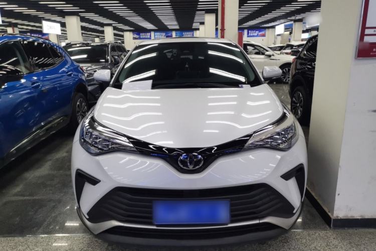 Used Toyota IZOA 2022 2.0L Yixing Version Front