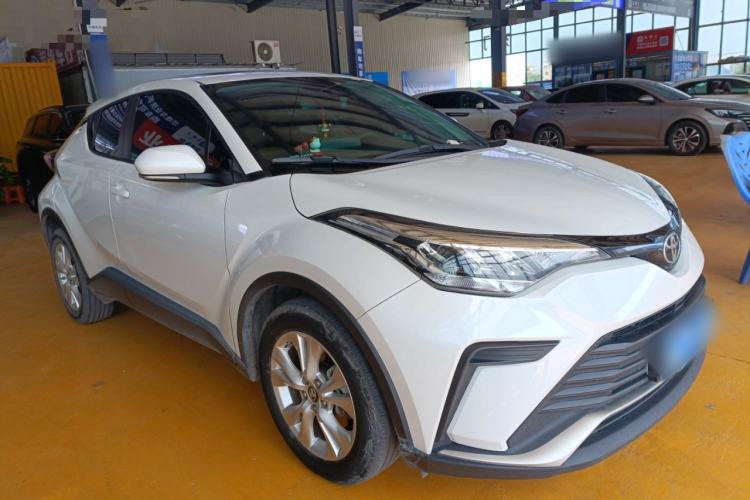 Used Toyota IZOA 2022 2.0L Yixing Version Front Right 45 Deg