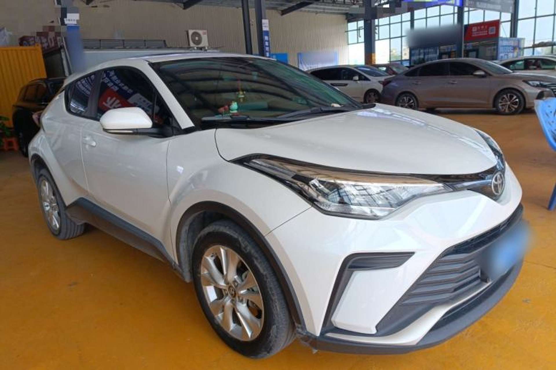 Used Toyota IZOA 2022 2.0L Yixing Version Front Right 45 Deg