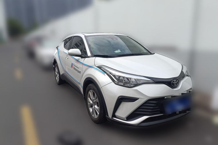 Used Toyota IZOA 2022 2.0L SPORT Edition Front Right 45 Deg