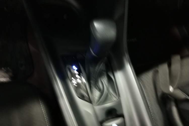 Used Toyota IZOA 2022 2.0L Yixing Version Gear Lever