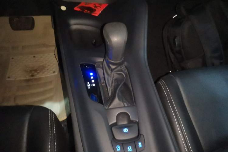 Used Toyota IZOA 2022 2.0L Yixing Version Gear Lever
