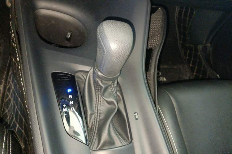 Used Toyota IZOA 2022 2.0L Yixing Version Gear Lever