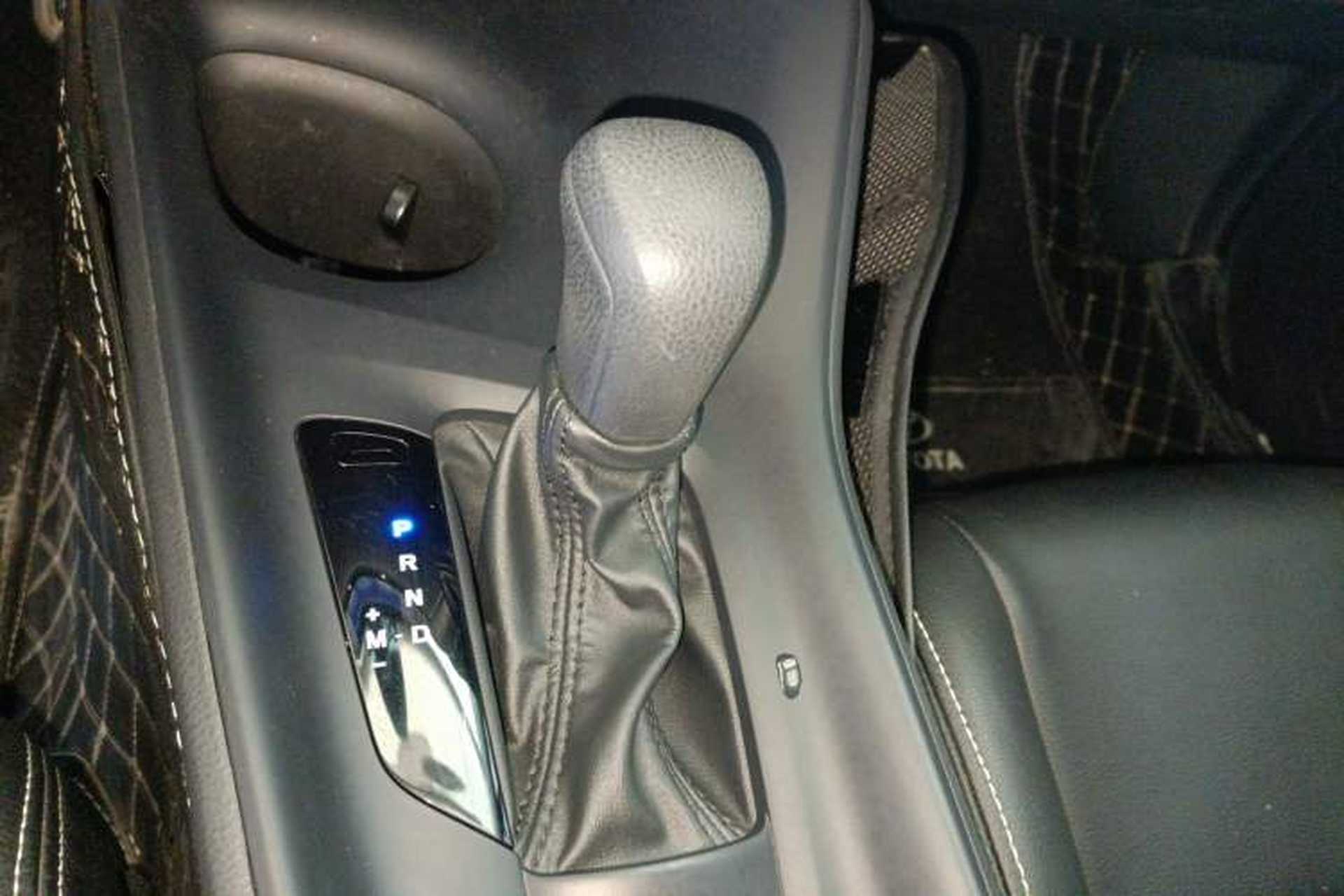 Used Toyota IZOA 2022 2.0L Yixing Version Gear Lever
