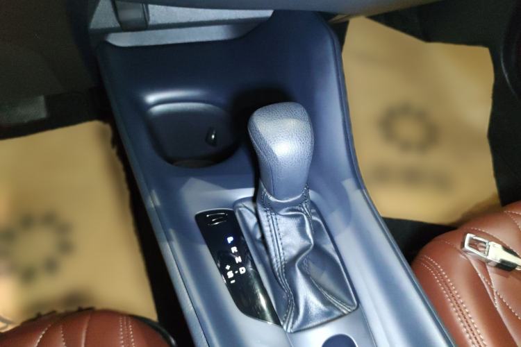 Used Toyota IZOA 2022 Dual-Motor 2.0L Yi Xing Edition Gear Lever