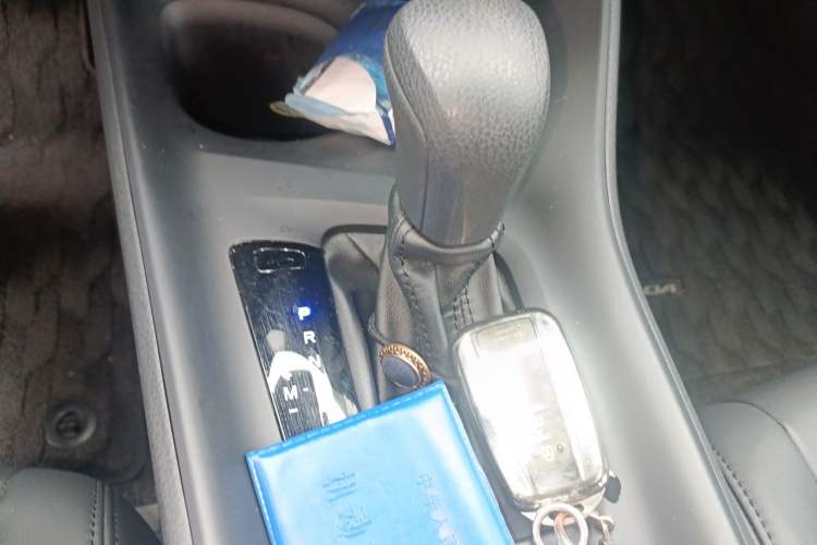 Used Toyota IZOA 2022 2.0L SPORT Edition Gear Lever