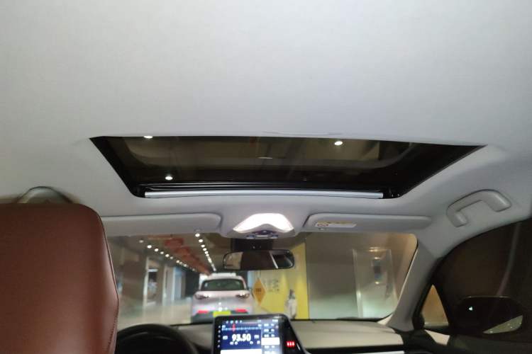 Used Toyota IZOA 2022 Dual-Motor 2.0L Yi Xing Edition Headliner