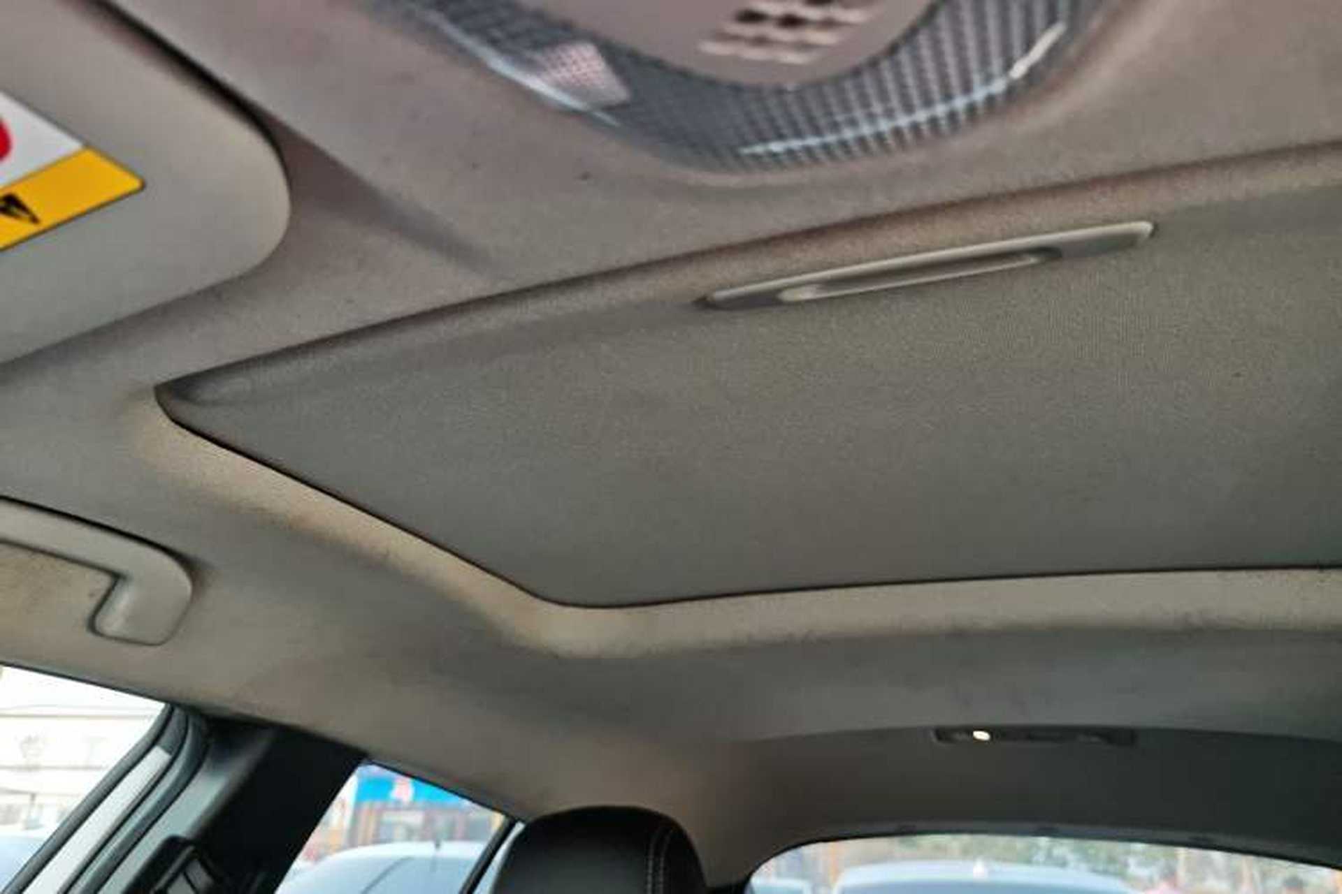 Used Toyota IZOA 2022 Dual-Motor 2.0L Yi Xing Edition Headliner