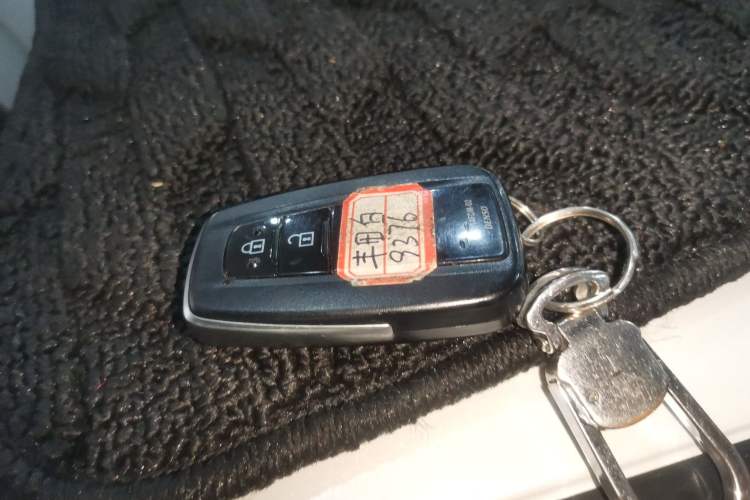 Used Toyota IZOA 2022 2.0L Yixing Version Interior 1