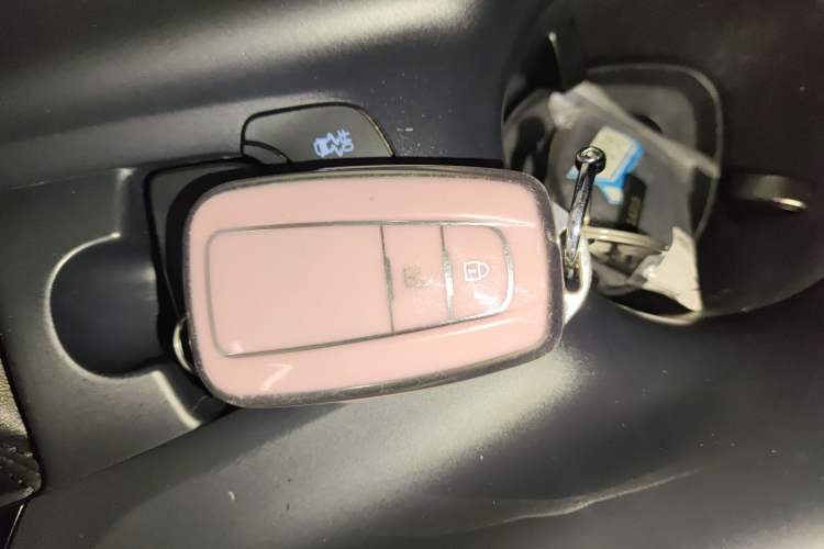 Used Toyota IZOA 2022 2.0L Yixing Version Interior 1